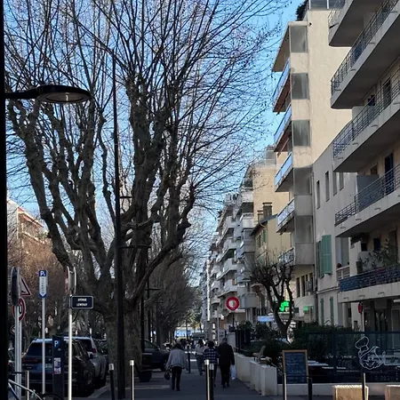 Le Nid Douillet Du Carre D'or Apartman